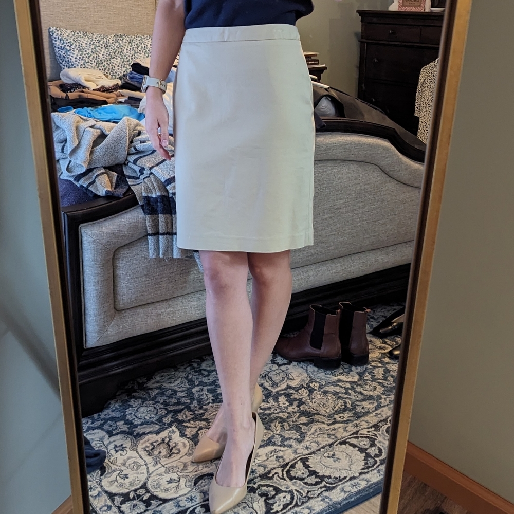 Liz Claiborne Khaki Skirt - Size 8